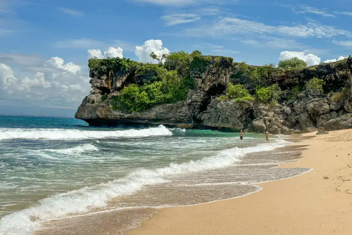 Beach Tour & Uluwatu